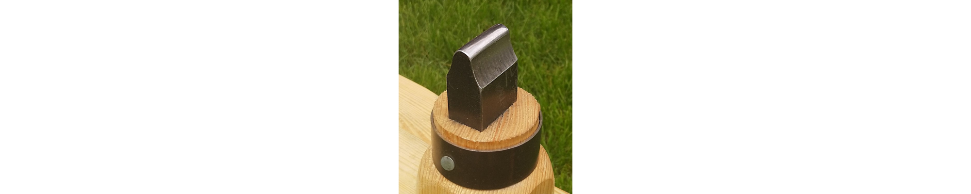 Peening anvils and jigs